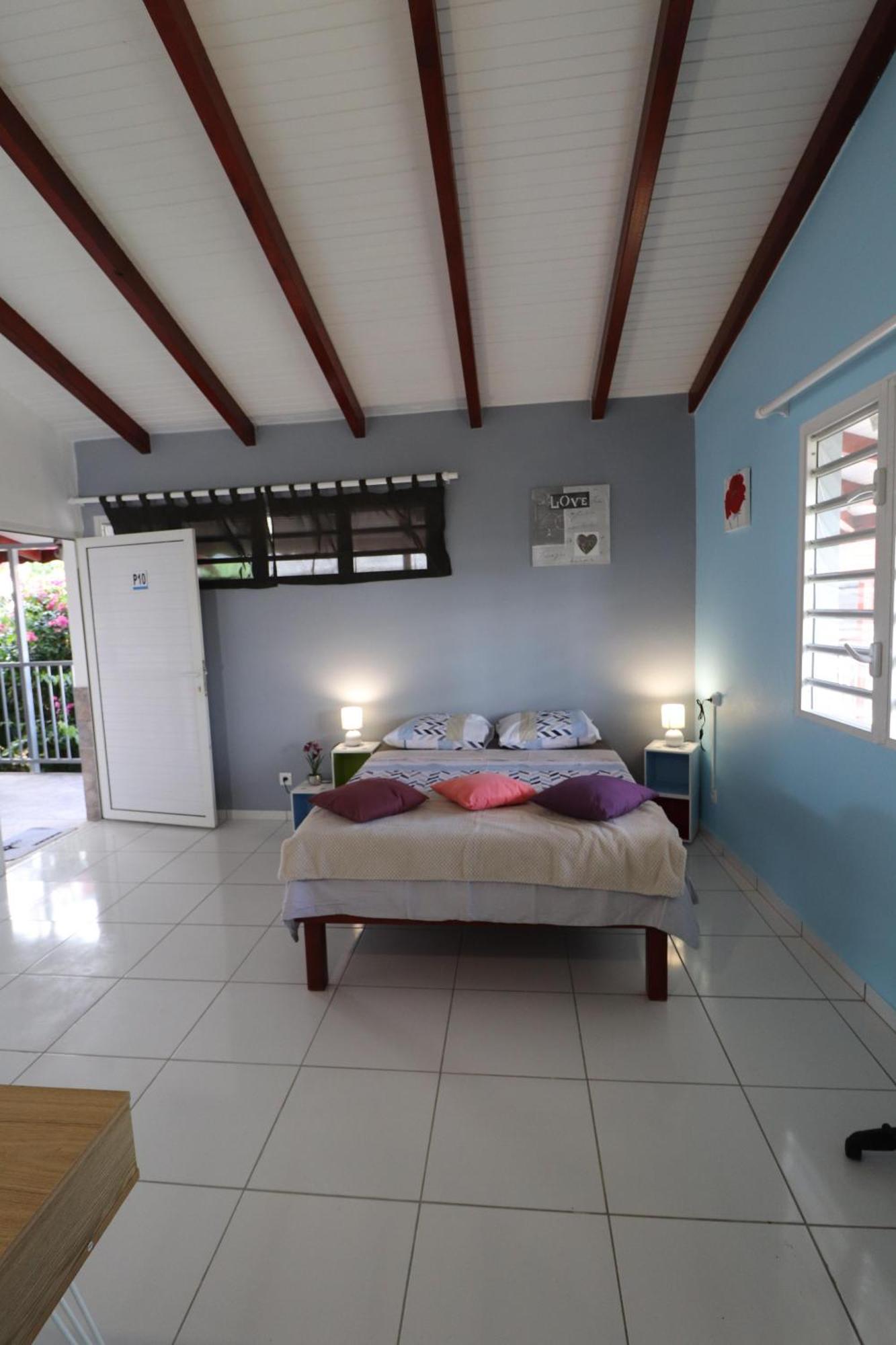 Les Gites De L'Union Les Abymes Room photo