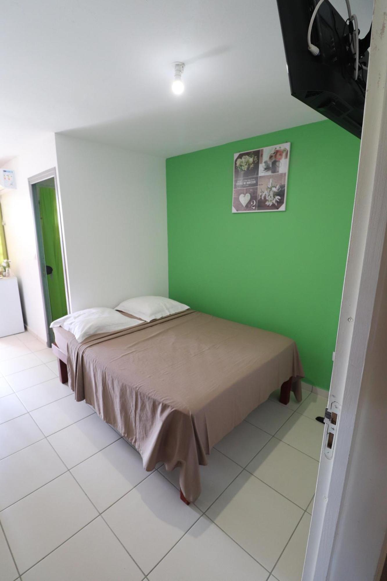 Les Gites De L'Union Les Abymes Room photo