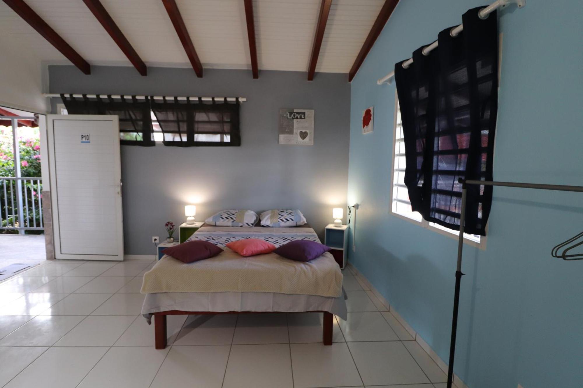 Les Gites De L'Union Les Abymes Room photo