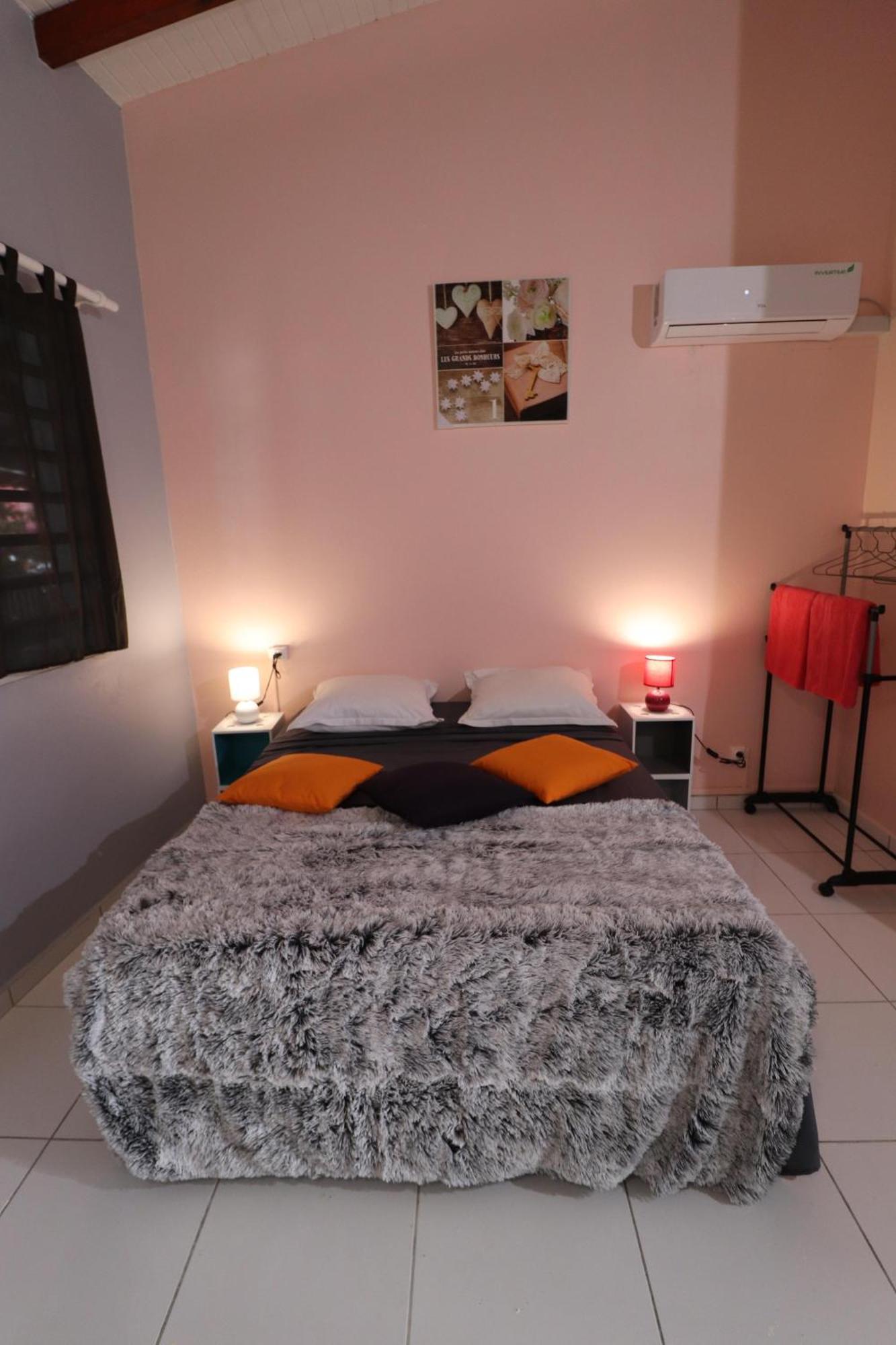 Les Gites De L'Union Les Abymes Room photo