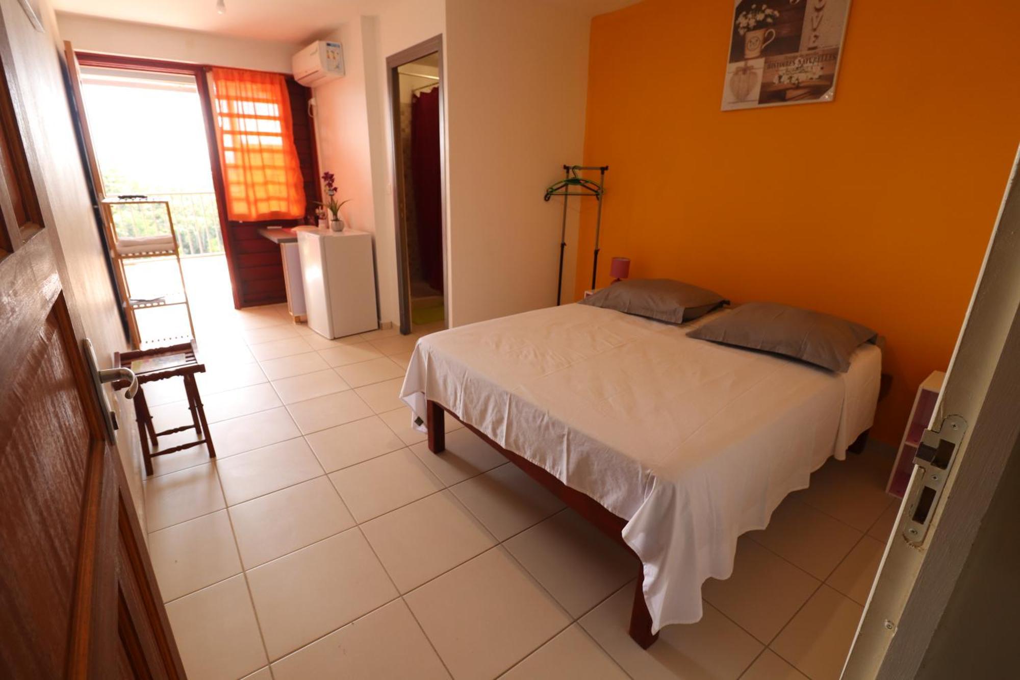 Les Gites De L'Union Les Abymes Room photo